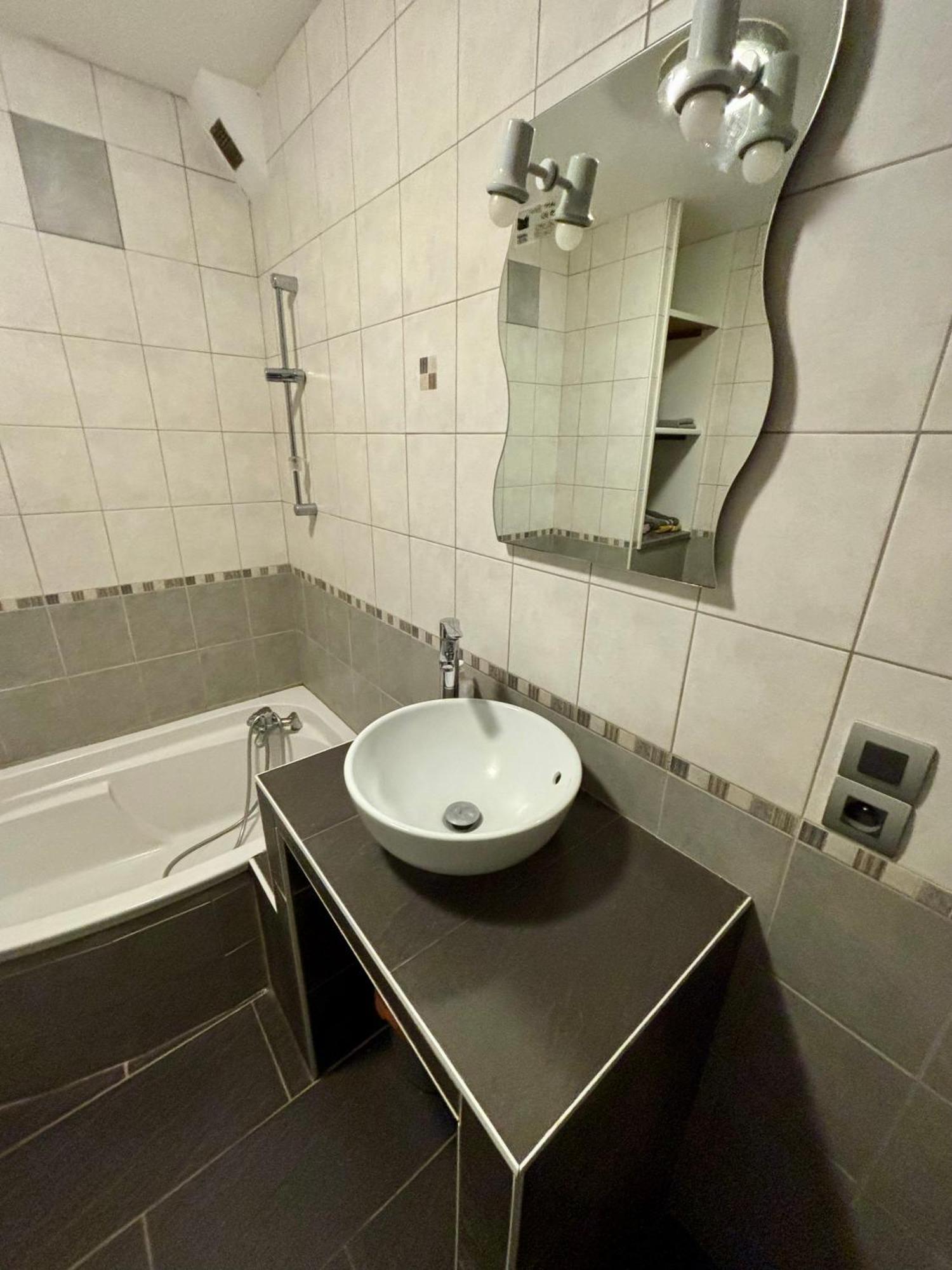 Studio - Baignoire - Pret De Vtt - Lave Linge Le Puy-en-Velay Zewnętrze zdjęcie